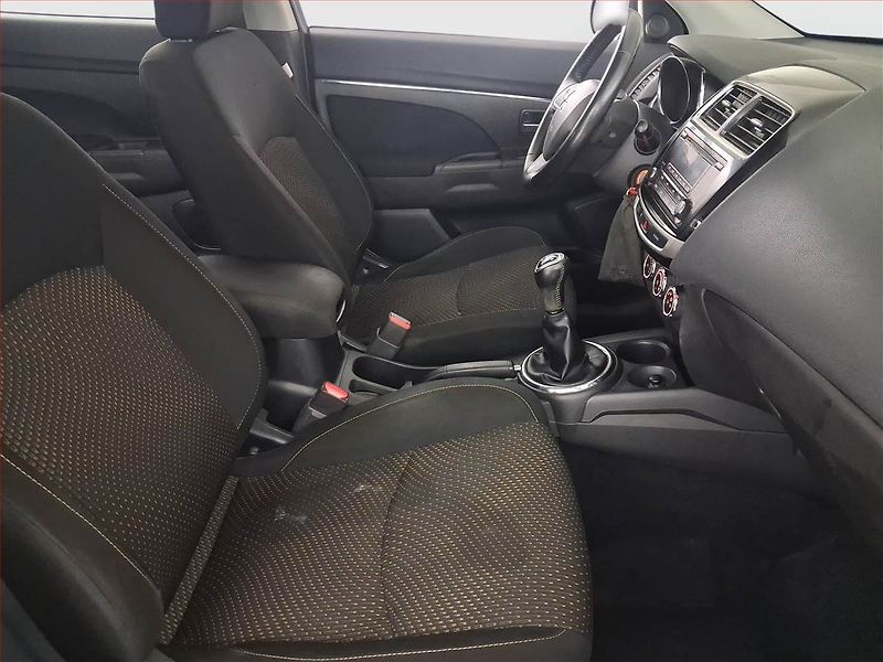 Mitsubishi ASX (2014) Inform 1.6 MIVEC, Tempomat - fotka 9 z 15