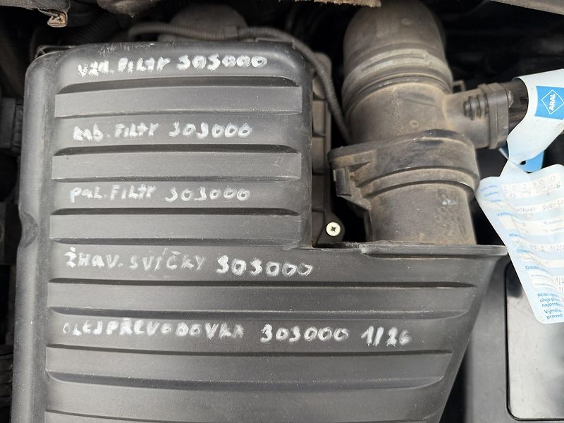 Volkswagen Sharan 1.9 TDI 7 MIST - fotka 25 z 26