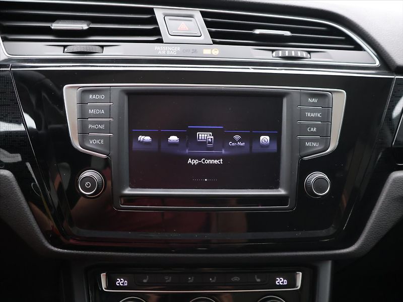 Volkswagen Touran 2,0 TDI 110kW DSG Sound 7-Míst - fotka 23 z 34