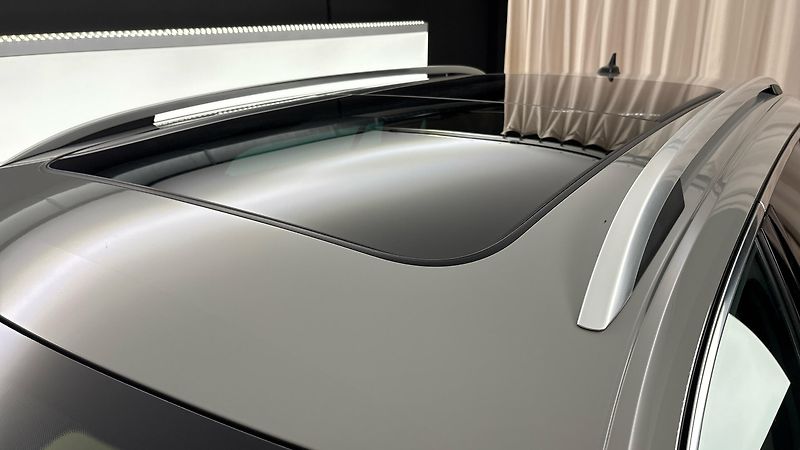 Škoda Superb 2.0 TSI DSG 4x4 Scout Combi - fotka 31 z 32