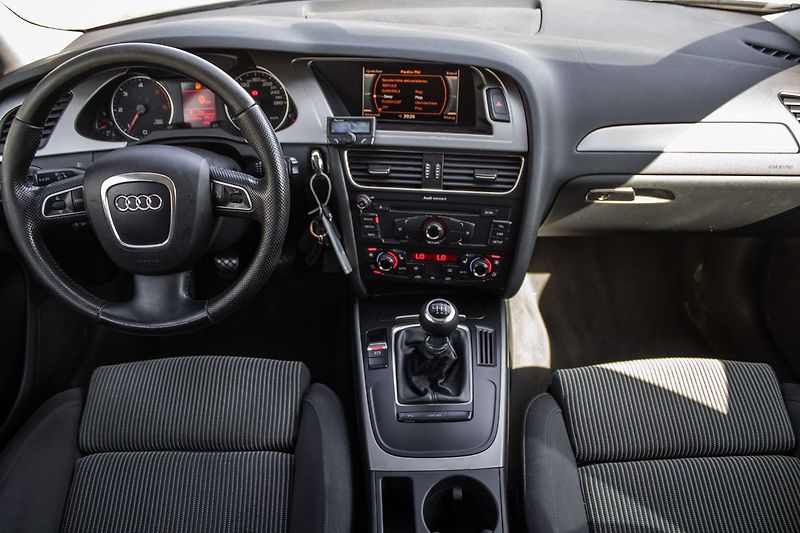 Audi A4 2009 105kW - fotka 9 z 20
