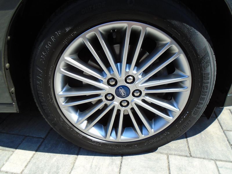 Ford S-MAX 2.0 EcoBlue 140kW 8AT Vignale - fotka 11 z 49