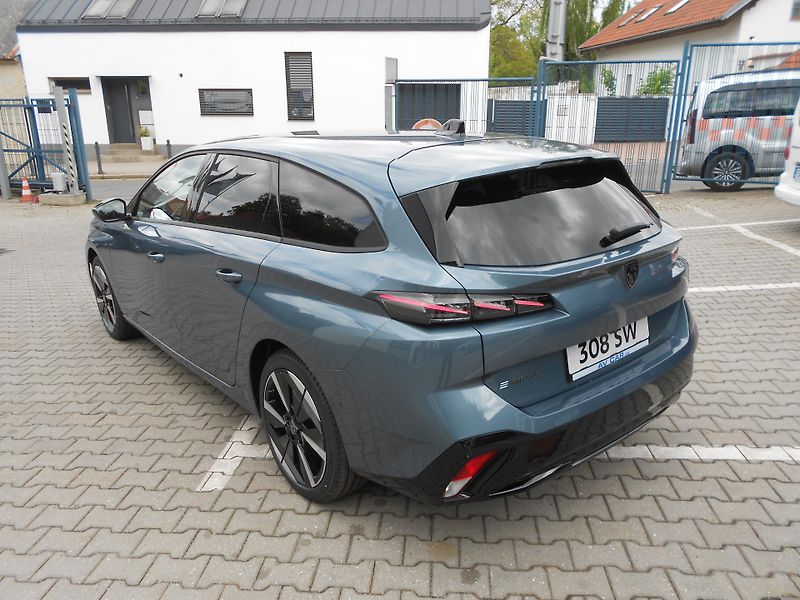 Peugeot 308 ALLURE Elektr. 115 kW / 156 k - fotka 2 z 9