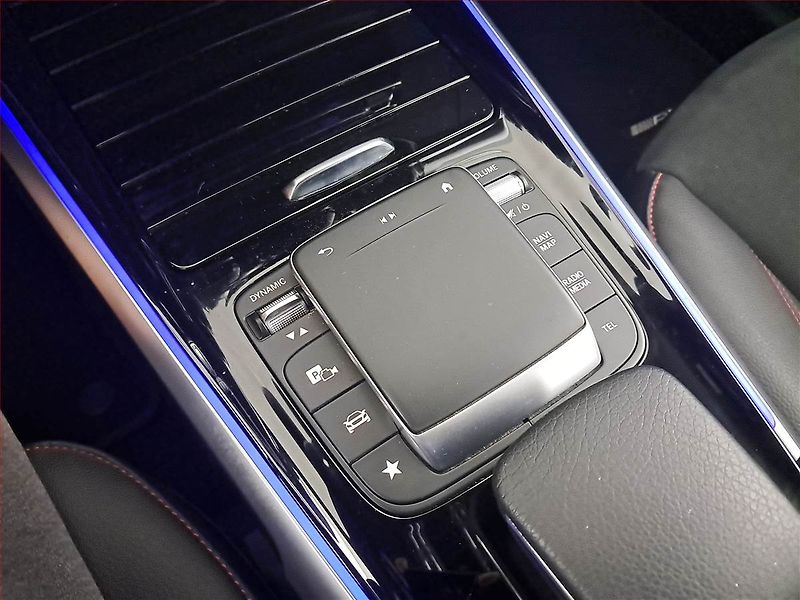Mercedes-Benz EQB (2022) 350 4MATIC - fotka 20 z 21