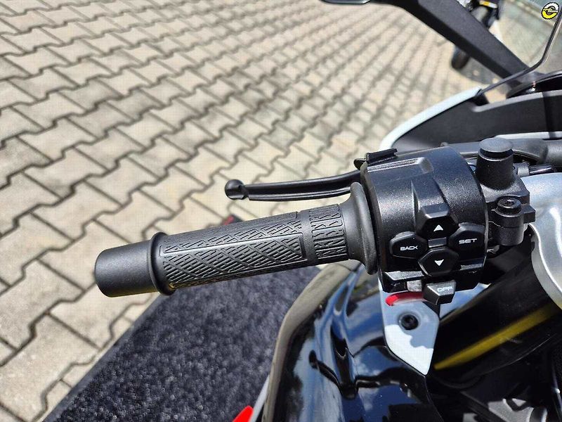 CFMOTO (2026) 675 SR-R - SKLADEM - fotka 38 z 43