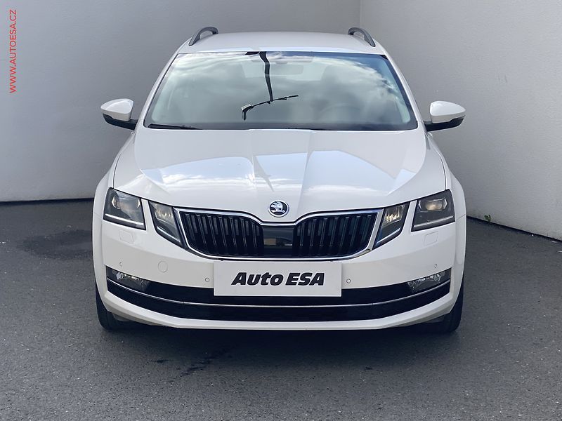 Škoda Octavia (2019) 1.6 TDi, ČR, Style, LED - fotka 2 z 18