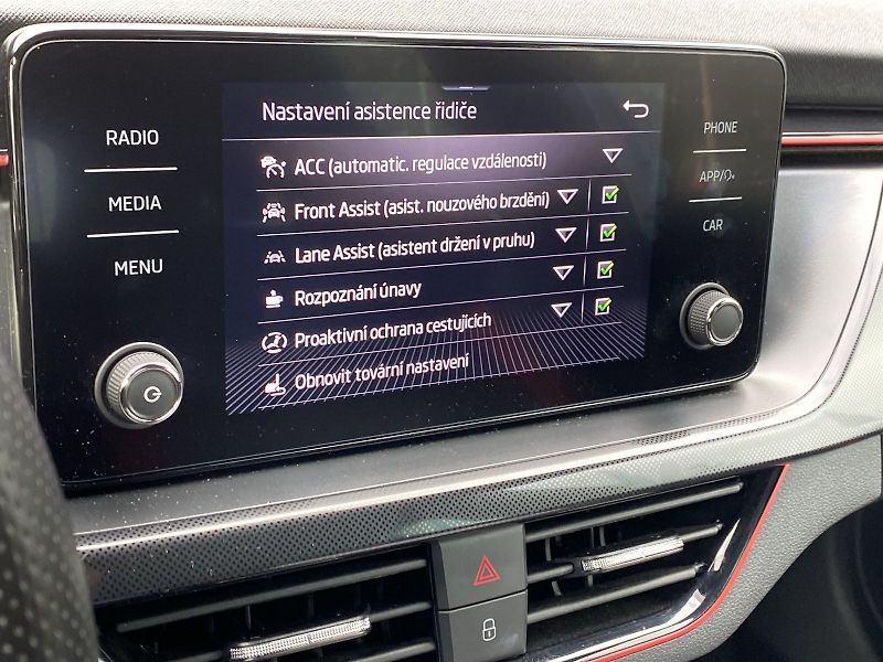 Škoda Kamiq (2022) 1.0 TSI DSG Monte Carlo - fotka 19 z 38