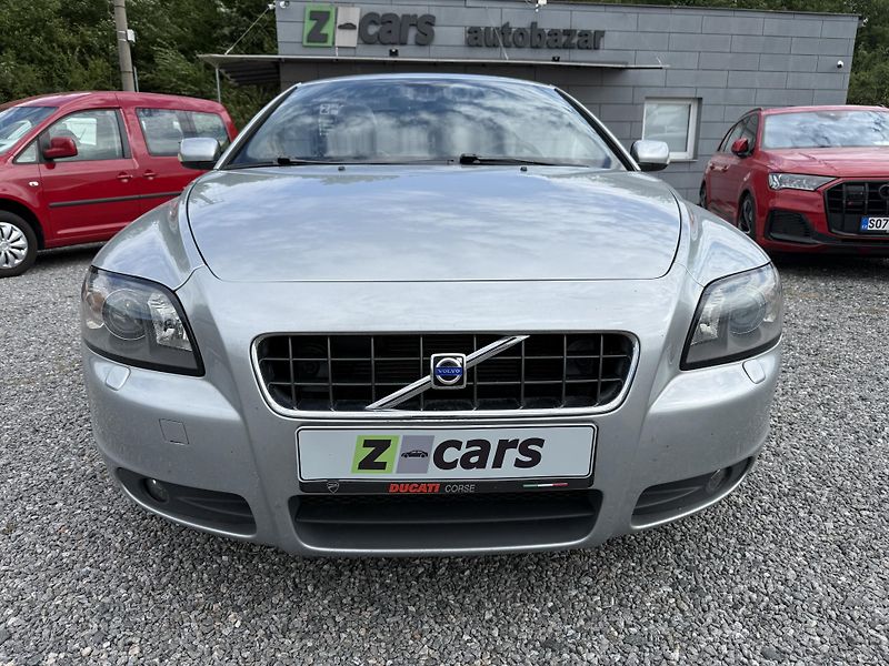 Volvo C70 2.4 D5 132kW Automat ČR - fotka 2 z 15