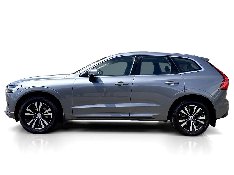 Volvo XC60 B4 AWD (nafta) // REZERVACE - fotka 2 z 47