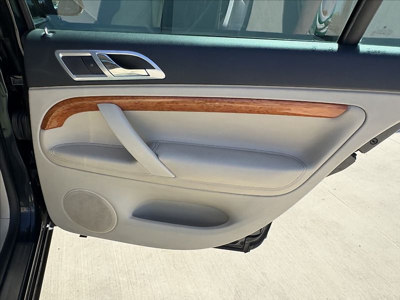 Škoda Superb 1,9 TDI 85 KW ELEGANCE CZ - fotka 18 z 22