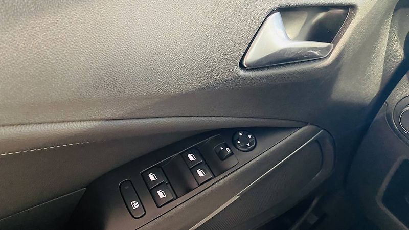 Opel Crossland Elegance F 12XHT 96kW/130HP AT - fotka 16 z 24