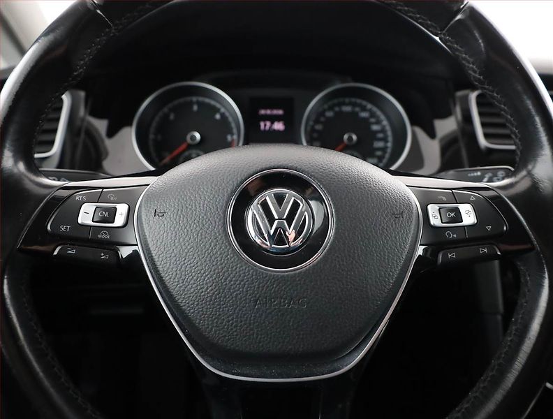 Volkswagen Golf (2016) Comfortline 1.6 TDI, Tempomat - fotka 8 z 16