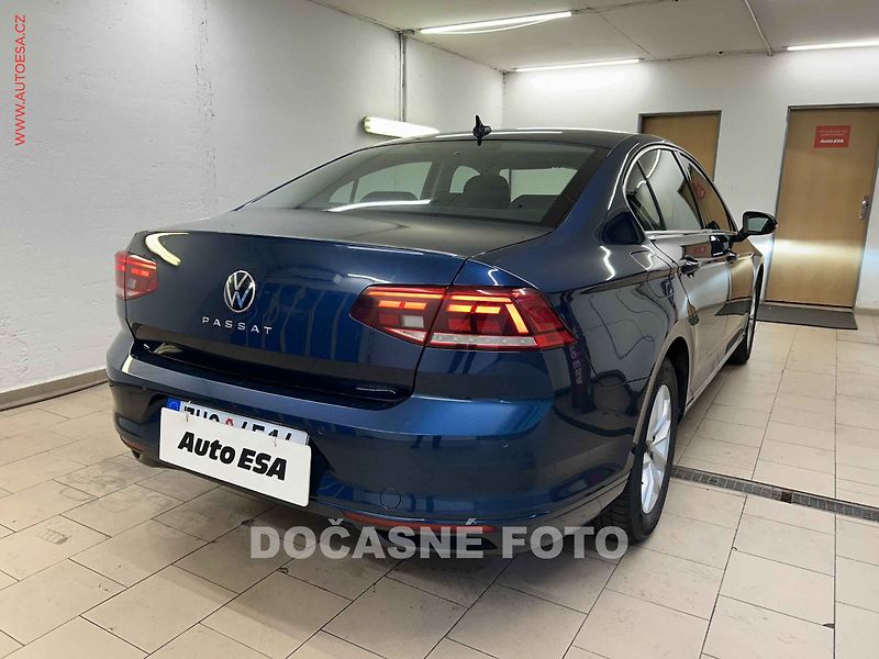 Volkswagen Passat (2020) 1.5 TSi, ČR, LED, autoAC - fotka 2 z 3