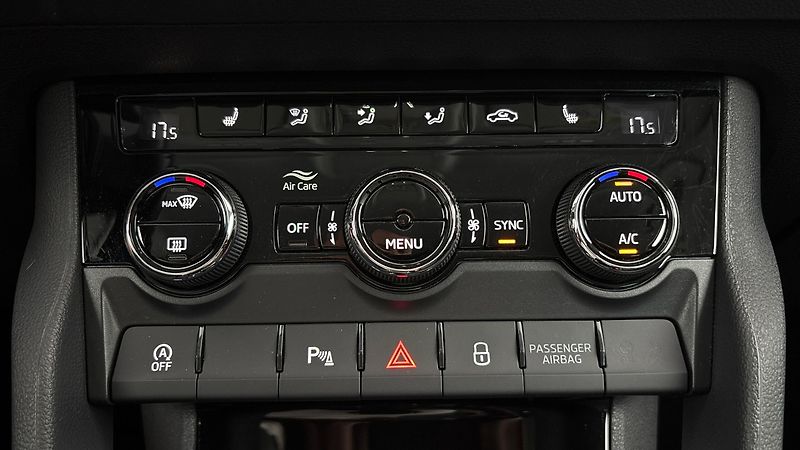 Škoda Karoq 2.0 TDI DSG 4x4 Style - fotka 13 z 29