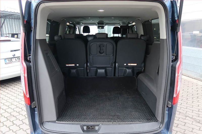 Ford Tourneo Custom (2021) Titanium 2.0 EcoBlue, ČR, 1Maj - fotka 14 z 23