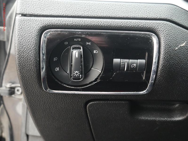 Škoda Superb (2010) 2.0 TDi, ČR, Ambition - fotka 17 z 19