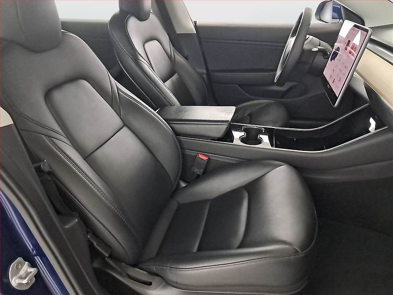 Tesla Model 3 (2019) Long Range 4WD 78kWh, SoH 79% - fotka 9 z 21