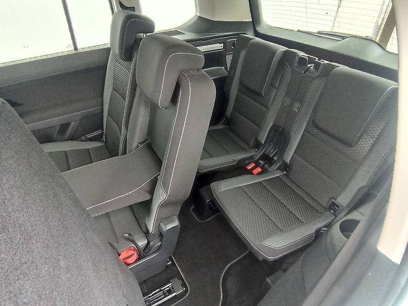 Volkswagen Touran (2021) 1.5TSI 110kW 7míst výhřevy - fotka 8 z 35