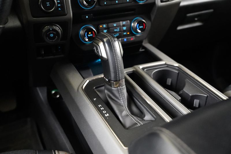 Ford F-150 - fotka 23 z 28