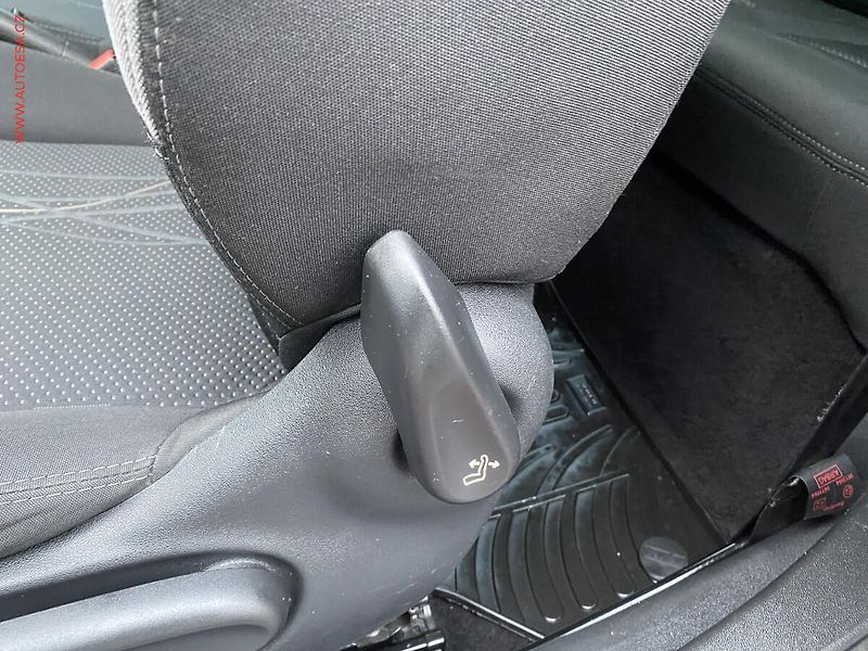 Peugeot 208 (2013) 1.2i, ČR, Active, +kola - fotka 12 z 14