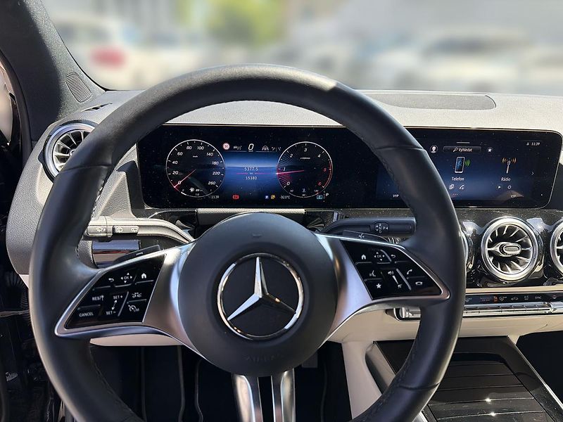 Mercedes-Benz GLA 200d 4MATIC - fotka 10 z 16