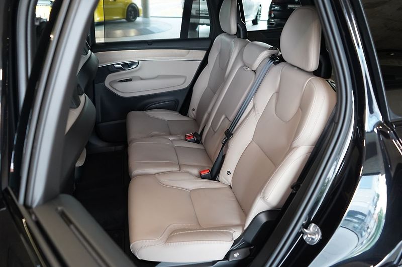 Volvo XC90 B5 AWD PLUS Dark, Vzduch, 360° - fotka 41 z 47