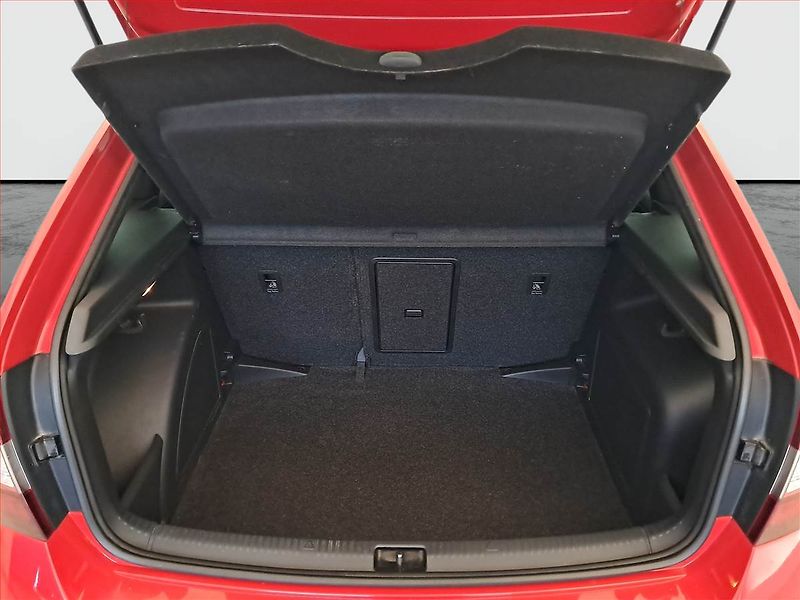 Škoda Rapid (2019) Monte Carlo 1.0 TSI, Bi-Xenony - fotka 13 z 20