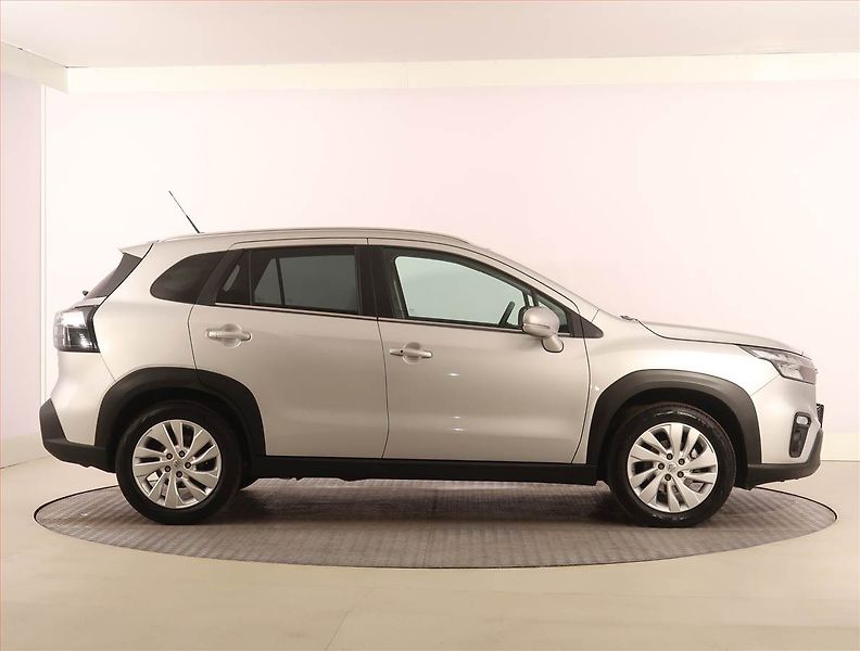 Suzuki SX4 S-Cross (2021) Premium 1.4 BoosterJet - fotka 6 z 22