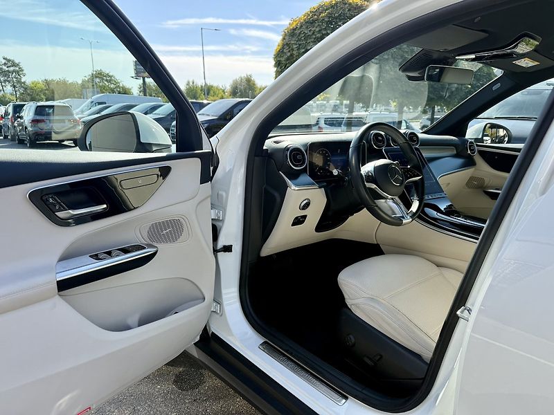 Mercedes-Benz GLC (2023) 220 d 4MATIC SUV - fotka 23 z 44