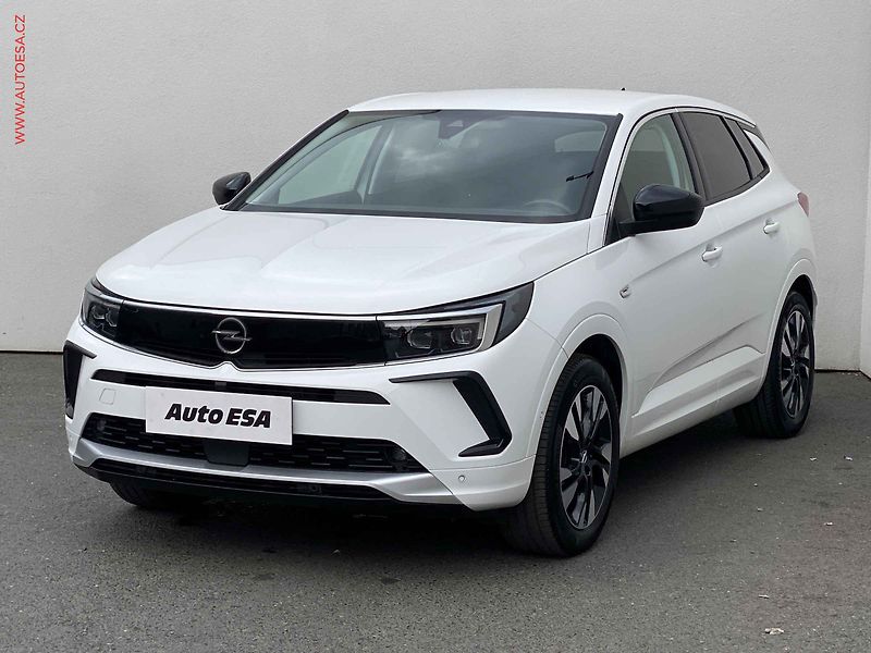 Opel Grandland (2023) 1.5 CTDi, Elegance, AT, +ALU - fotka 3 z 19