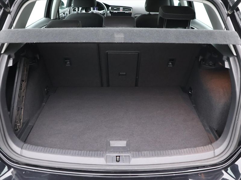 Volkswagen Golf 1,4 TSI 92kW CZ Comfortline - fotka 10 z 30