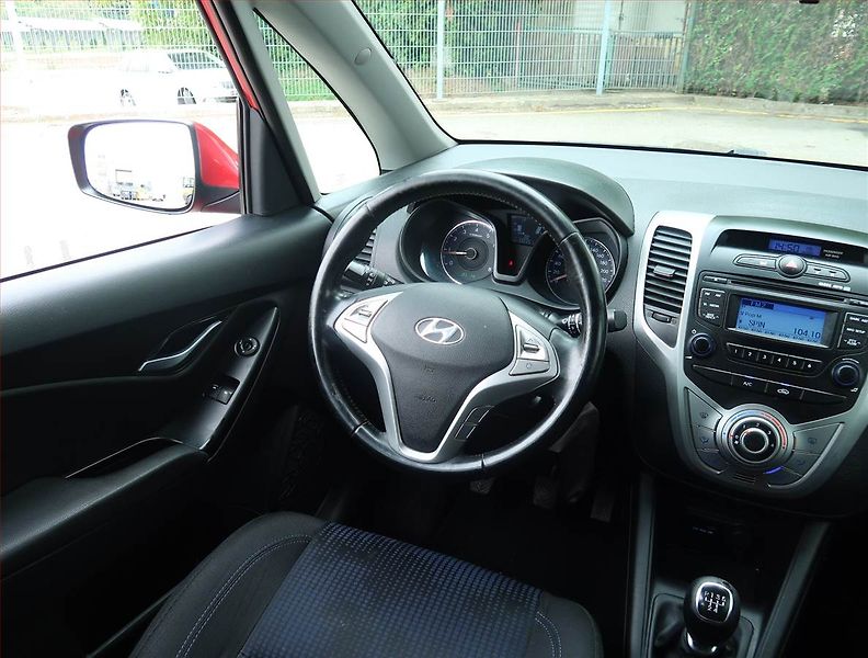 Hyundai ix20 (2014) 1.4 CVVT, Park. senzory - fotka 7 z 16