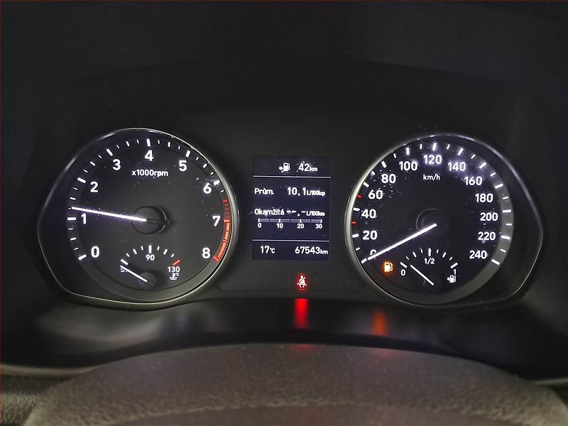 Hyundai i30 (2018) Trikolor 1.0 T-GDI, Serv.kniha - fotka 11 z 17