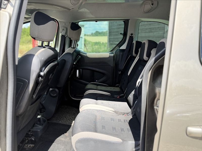 Citroën Berlingo 1,6 AUTOMAT, NOVÉ PNEU - fotka 17 z 23