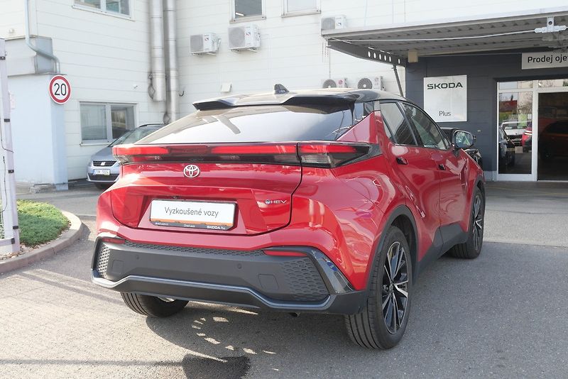 Toyota C-HR - fotka 2 z 6