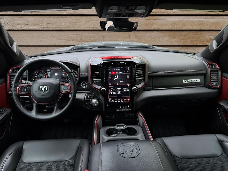 Dodge RAM (2019) +HEMI+REBEL+FUEL+LIFT+ - fotka 19 z 20