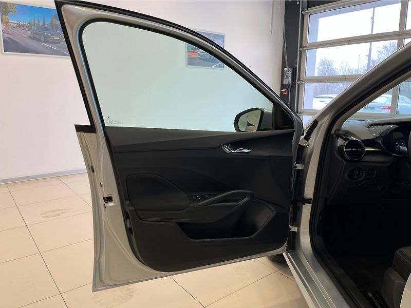Škoda Fabia 1,0 TSi 70 kW SELECTION - fotka 20 z 25