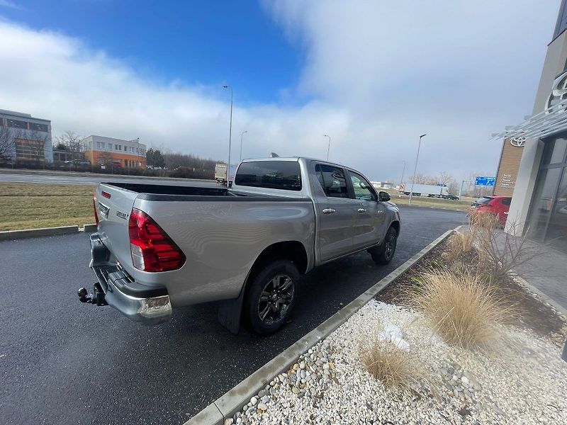 Toyota Hilux 2.8 D-4D Automat Active - fotka 6 z 27