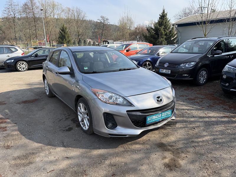 Mazda 3 2.2 D - fotka 4 z 19