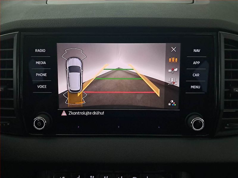 Škoda Karoq (2024) Fresh 2.0 TDI - fotka 30 z 30