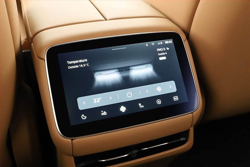 Rising Auto F7 (2025) 77 kWh RWD, SoH 100% - fotka 28 z 31