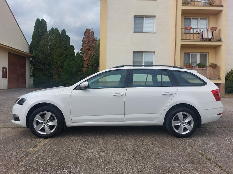 Škoda Octavia 1,6 TDi 85kw Ambition ČR Nav. - fotka 4 z 18