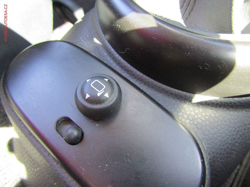 Mini One (2002) 1.6i, ČR, AC - fotka 18 z 18