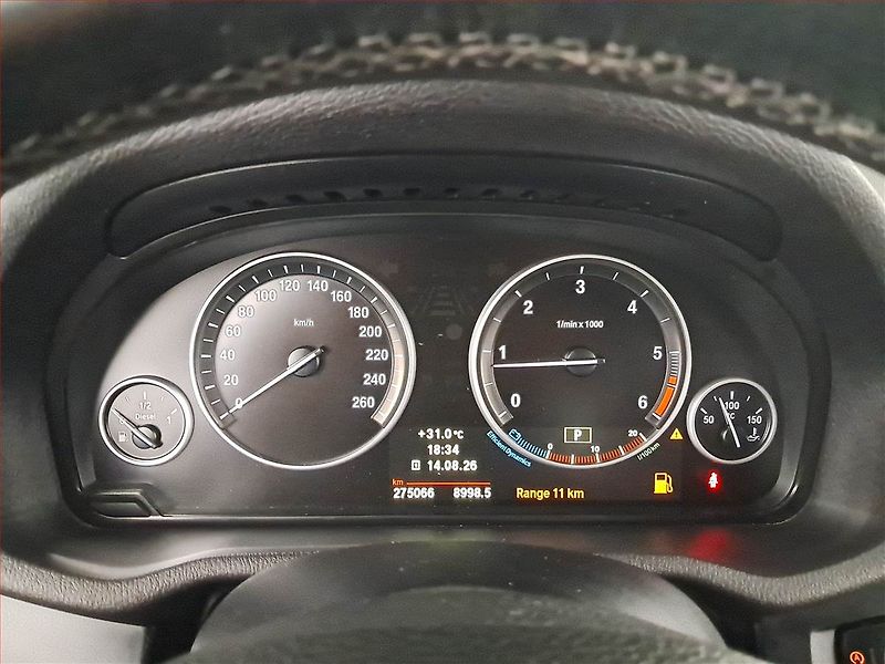 BMW X3 (2013) M Sport xDrive20d, 4X4 - fotka 11 z 19