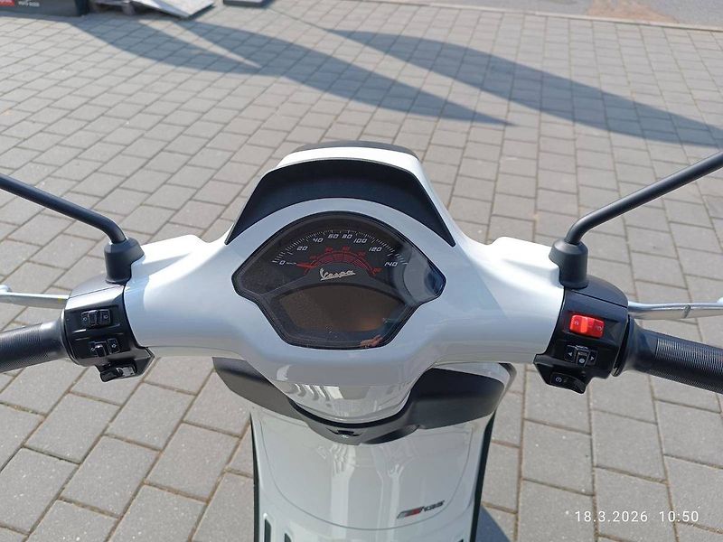 Vespa Sprint 125 (2025) S Bianco Innocente (sleva 10.0 - fotka 9 z 10