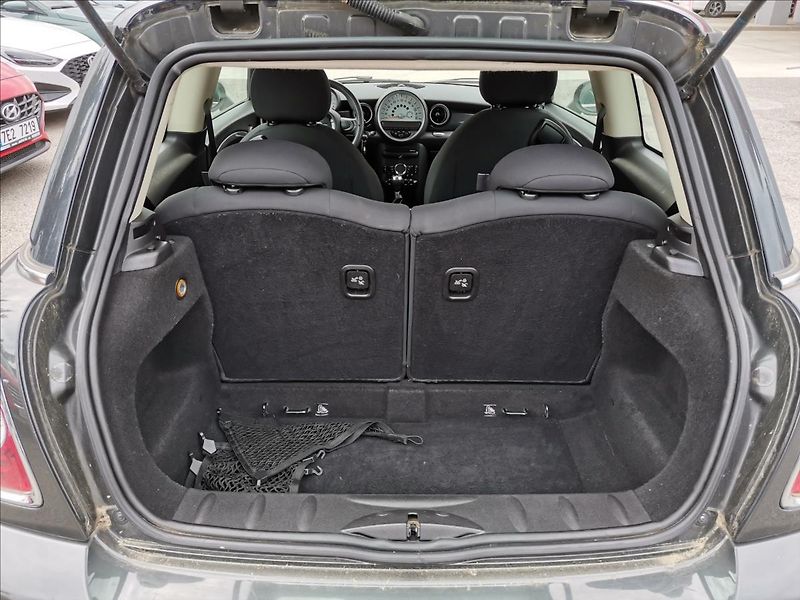 Mini Cooper S 1,6 135kW - fotka 9 z 12