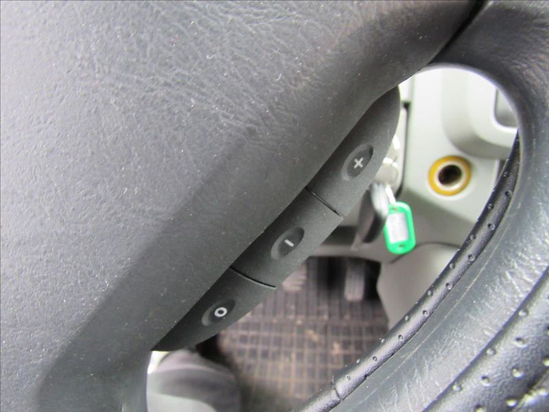 Opel Vivaro 2,0 CDTi 9 míst - fotka 17 z 27