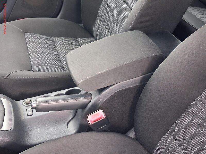 Škoda Octavia (2010) 1.6 TDi, 2.maj,ČR, AC, park - fotka 17 z 18