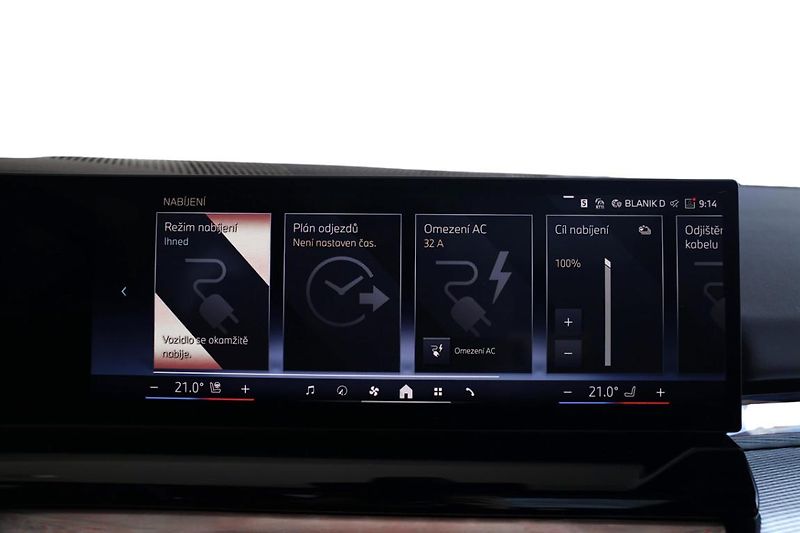 BMW Řada 5 550e xDrive Touring - fotka 21 z 33