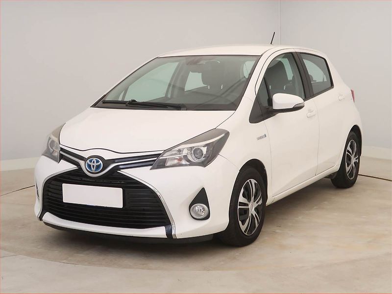 Toyota Yaris (2015) 1.5 Hybrid, Automat - fotka 2 z 14